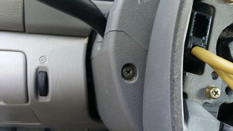 Illustration for article titled How To Fix Your Airbag Light Without Having It Blow Up In Your Face